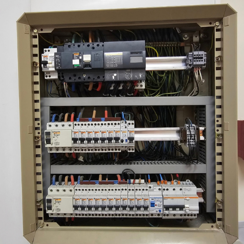 Installation et rénovation d’un tableau électrique sur chantier